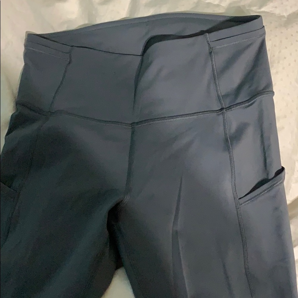 Fast and Free Lululemon Size 6 Leggings.